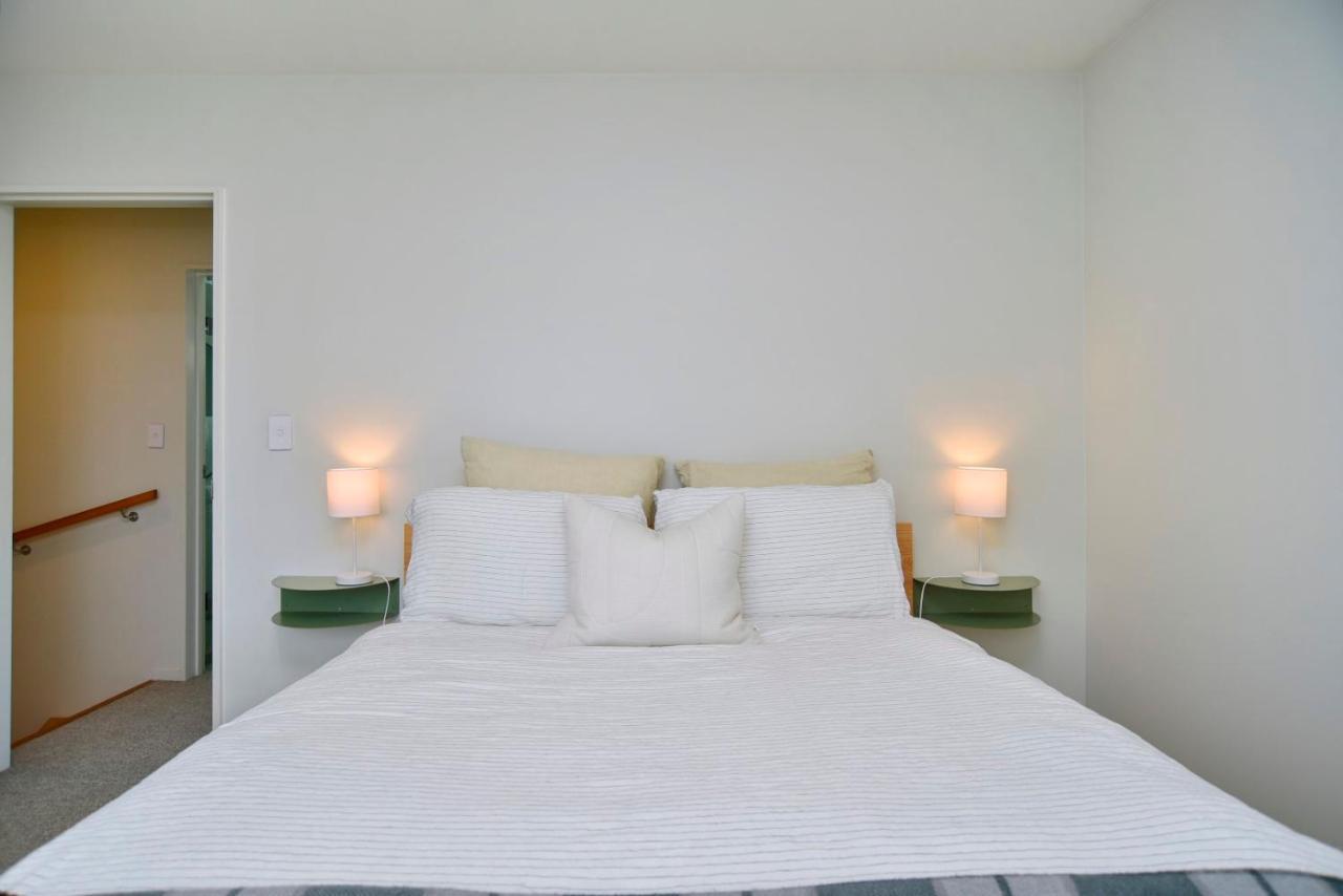 Dickens St - Christchurch Holiday Homes Eksteriør bilde